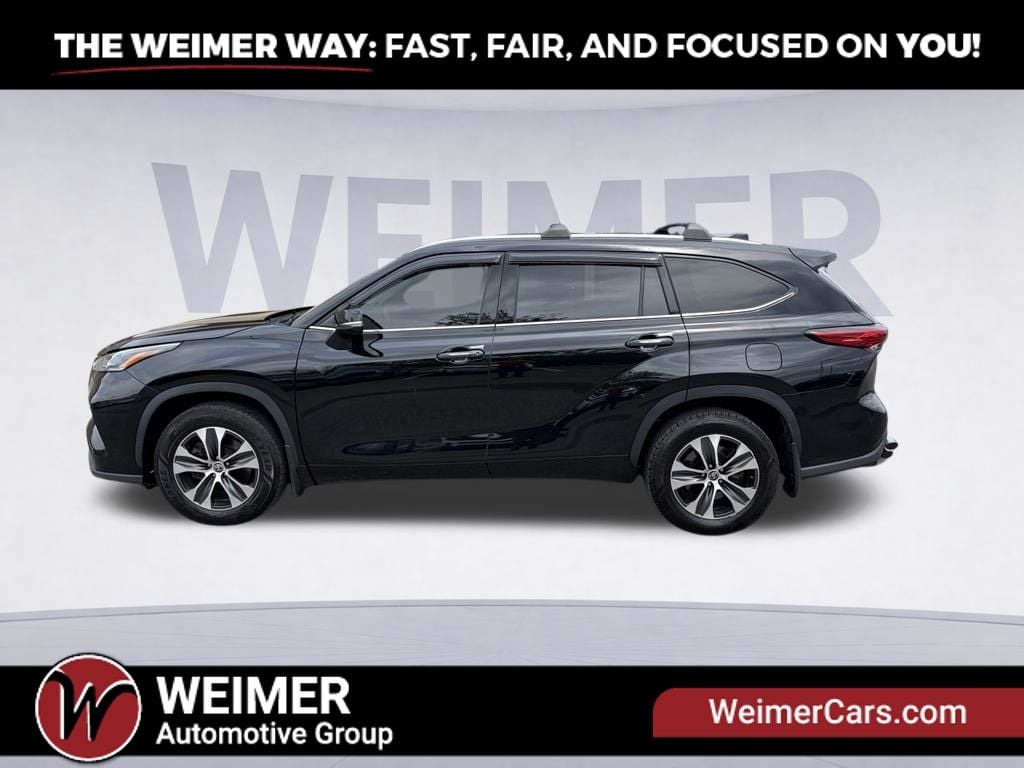 2021 Toyota Highlander XLE Photo in Moorefield WV 26836