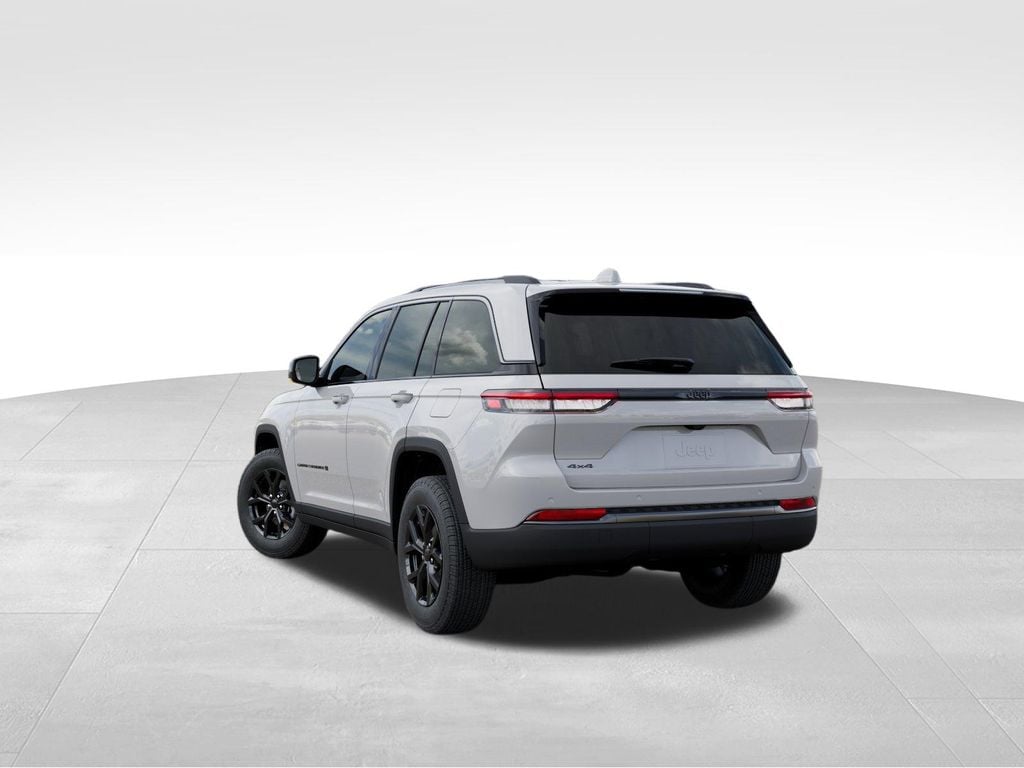 2026 Jeep Grand Cherokee Altitude Photo in Moorefield WV 26836