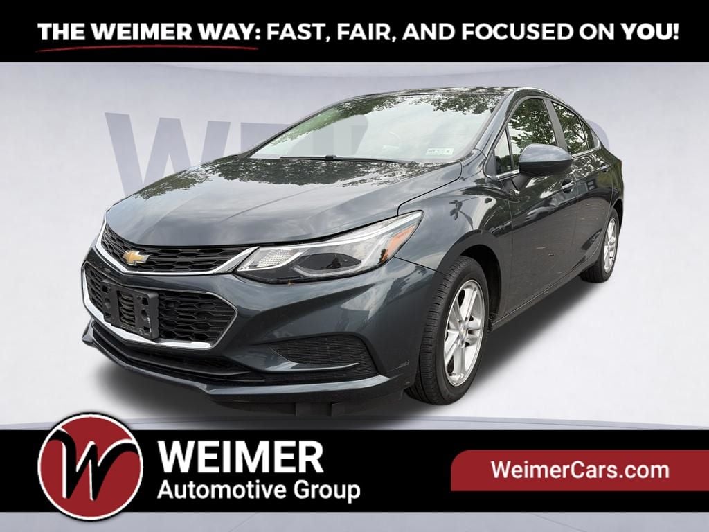 2018 Chevrolet Cruze LT Photo in Moorefield WV 26836