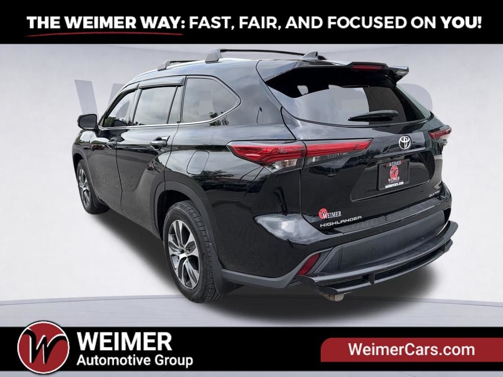 2021 Toyota Highlander XLE Photo in Moorefield WV 26836