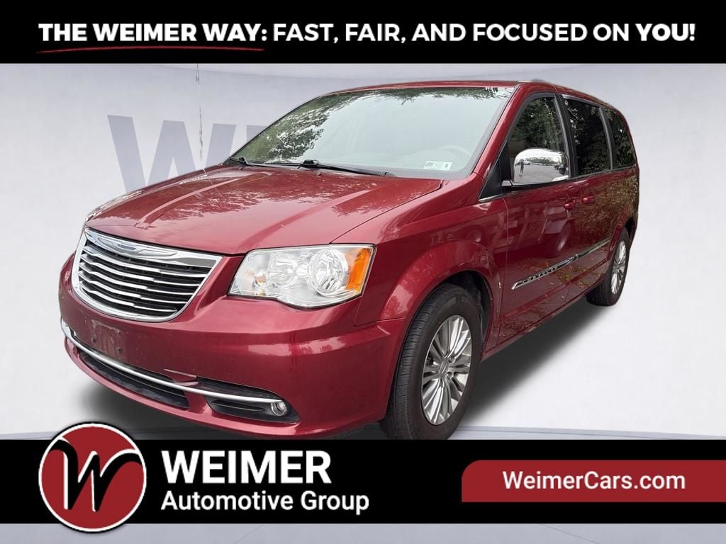 2016 Chrysler Town & Country Touring-L Photo in Moorefield WV 26836