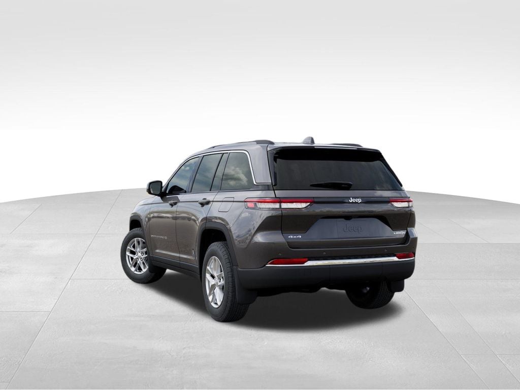 2026 Jeep Grand Cherokee Laredo Photo in Moorefield WV 26836