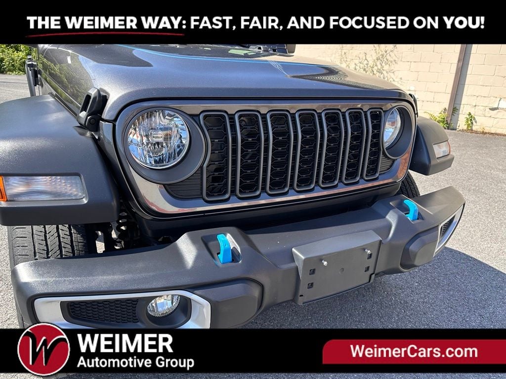 2024 Jeep Gladiator Sport Photo in Moorefield WV 26836