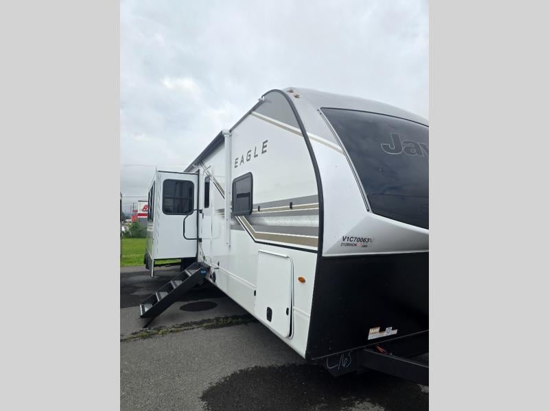 2027 Jayco Eagle 312BHOK Photo in Pittsburgh PA 6583