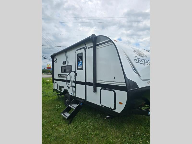 2027 Jayco Jay Feather Air 16RB Photo in Pittsburgh PA 6583