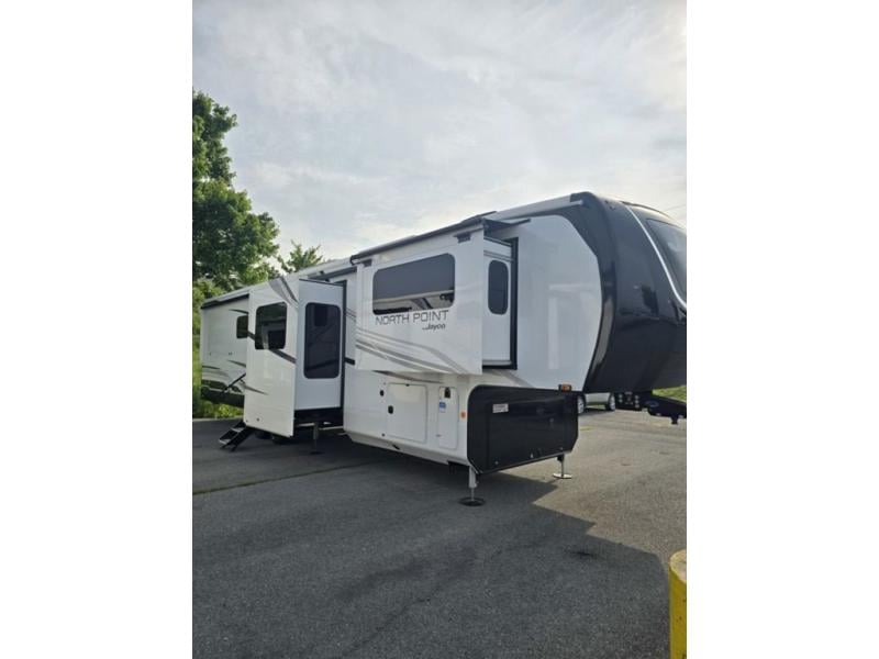New 2026 Jayco North Point 382FLRB - photo - 0