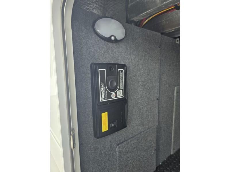 New 2026 Jayco North Point 382FLRB - photo - 5