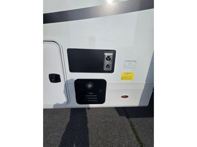 New 2026 Jayco North Point 382FLRB - photo - 16