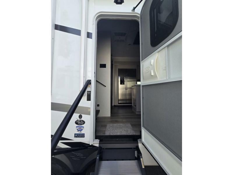 New 2026 Jayco North Point 382FLRB - photo - 19