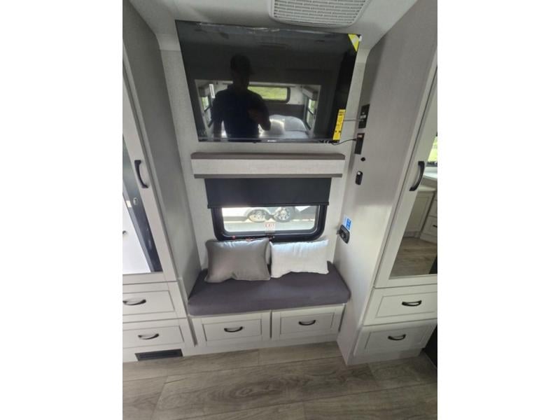 New 2026 Jayco North Point 382FLRB - photo - 63