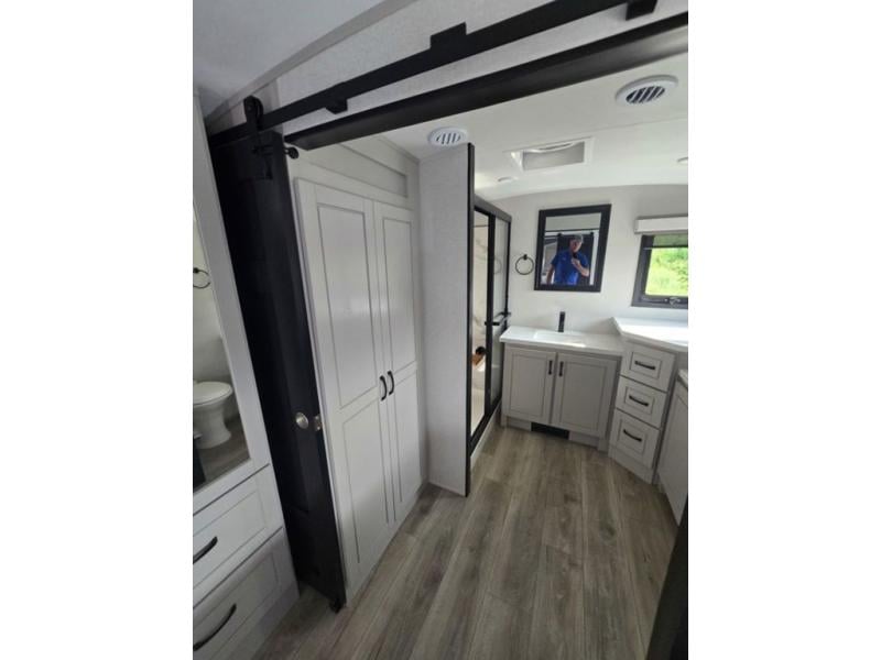 New 2026 Jayco North Point 382FLRB - photo - 69
