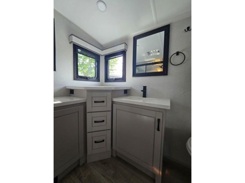 New 2026 Jayco North Point 382FLRB - photo - 74
