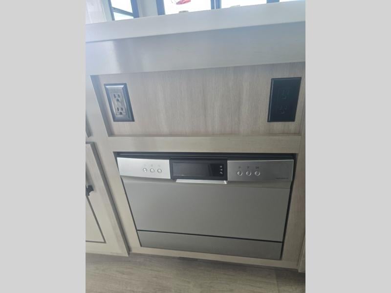 New 2026 Jayco Pinnacle 32RLTS - photo - 51