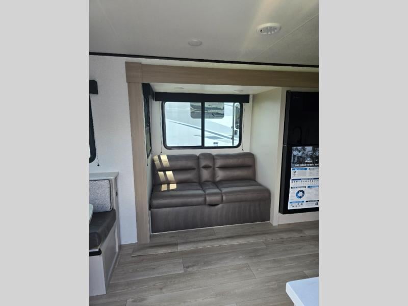 New 2027 Jayco JAY FEATHER AIR SL 25RLSL - photo - 12