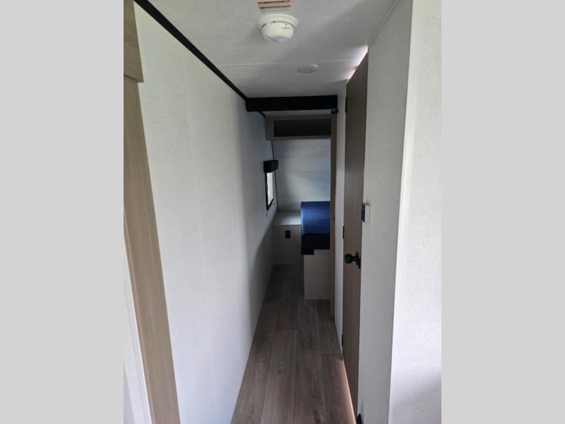New 2027 Jayco JAY FEATHER AIR SL 25RLSL - photo - 28