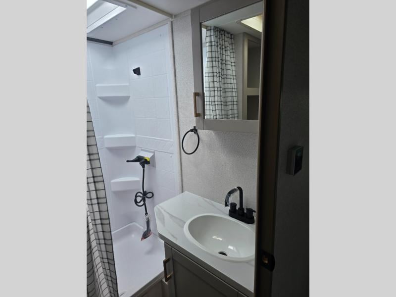 New 2027 Jayco JAY FEATHER AIR SL 25RLSL - photo - 32