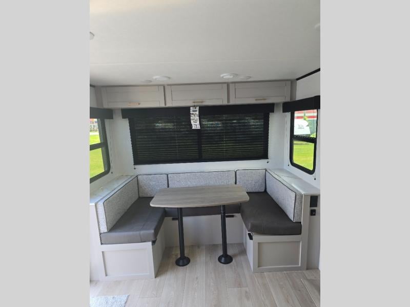 New 2027 Jayco JAY FEATHER AIR SL 25RLSL - photo - 45