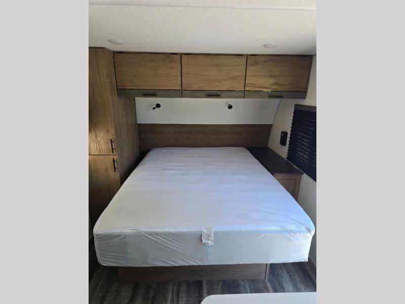 Pre-Owned 2025 Forest River RV Campsite Reserve 20AK - photo - 12