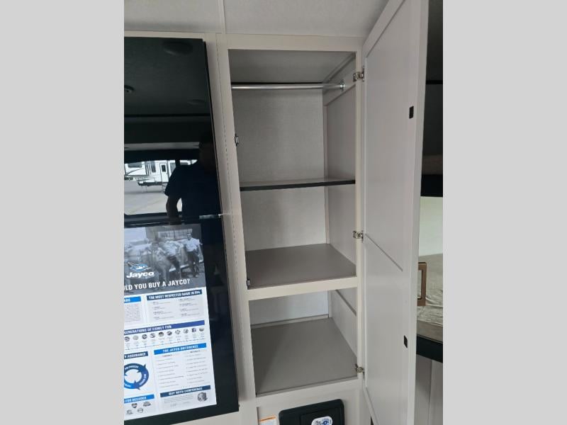 New 2027 Jayco Jay Feather SL 26BHSL - photo - 24