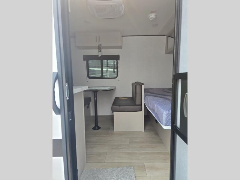 New 2027 Jayco Jay Feather Air SL 17BHSL - photo - 8