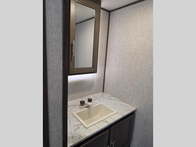 Pre-Owned 2021 Dutchmen RV Kodiak Ultra-Lite 242RBSL - photo - 21