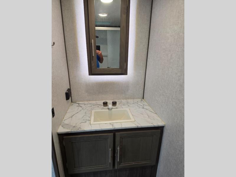 Pre-Owned 2021 Dutchmen RV Kodiak Ultra-Lite 242RBSL - photo - 24