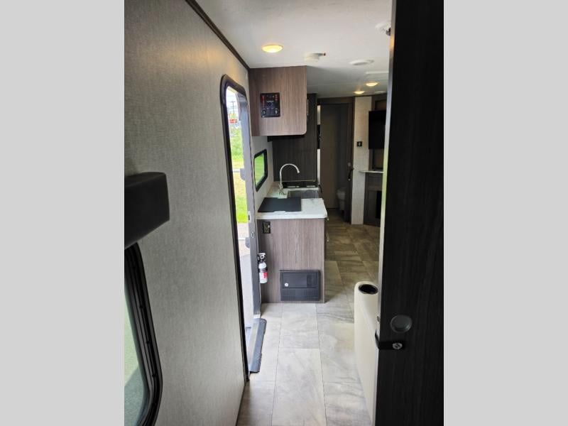 Pre-Owned 2021 Dutchmen RV Kodiak Ultra-Lite 242RBSL - photo - 32