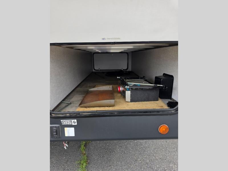 Pre-Owned 2021 Dutchmen RV Kodiak Ultra-Lite 242RBSL - photo - 2