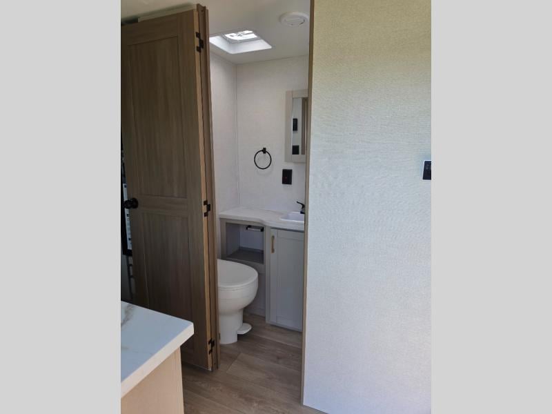 New 2027 Jayco Jay Flight 210QB - photo - 11