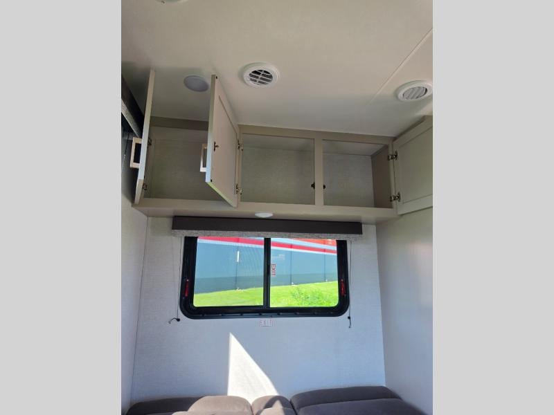 New 2027 Jayco Jay Flight 210QB - photo - 36