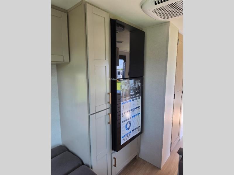 New 2027 Jayco Jay Flight 210QB - photo - 37