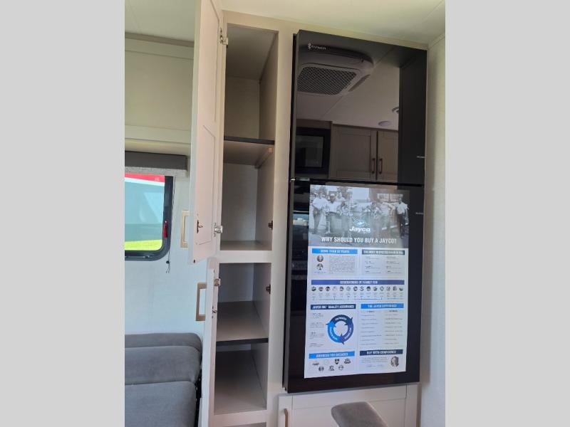 New 2027 Jayco Jay Flight 210QB - photo - 38