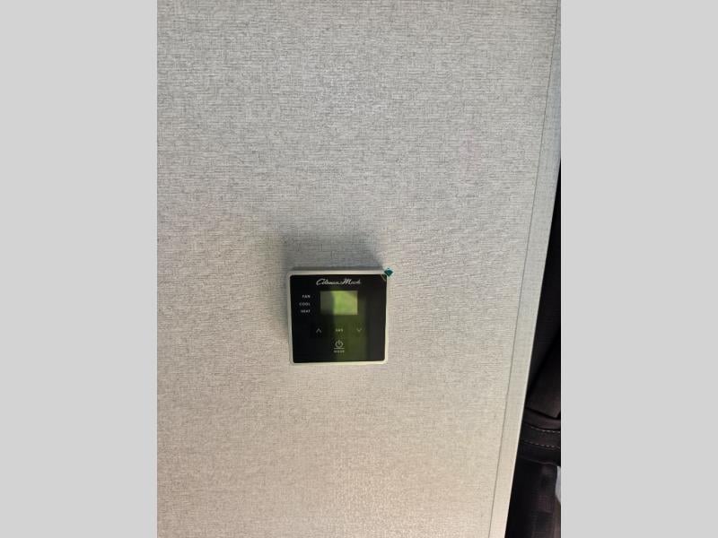 New 2027 Jayco Jay Flight 210QB - photo - 12