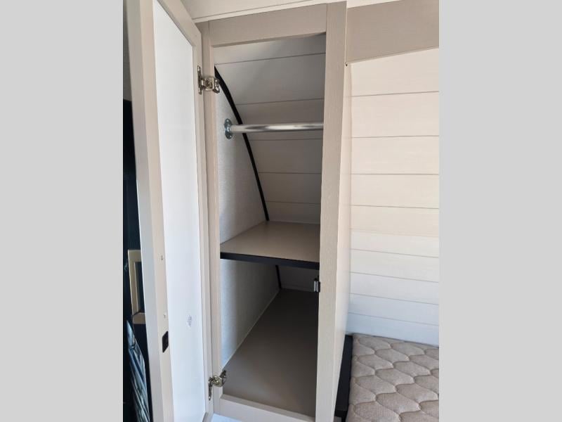 New 2027 Jayco Jay Feather 21MBH - photo - 47
