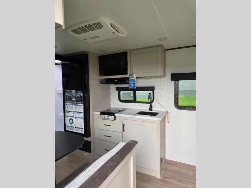 New 2027 Jayco Jay Feather Air 15MRB - photo - 11