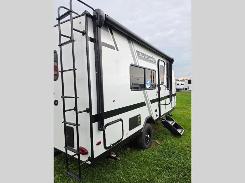 New 2027 Jayco Jay Feather Air 15MRB - photo - 5