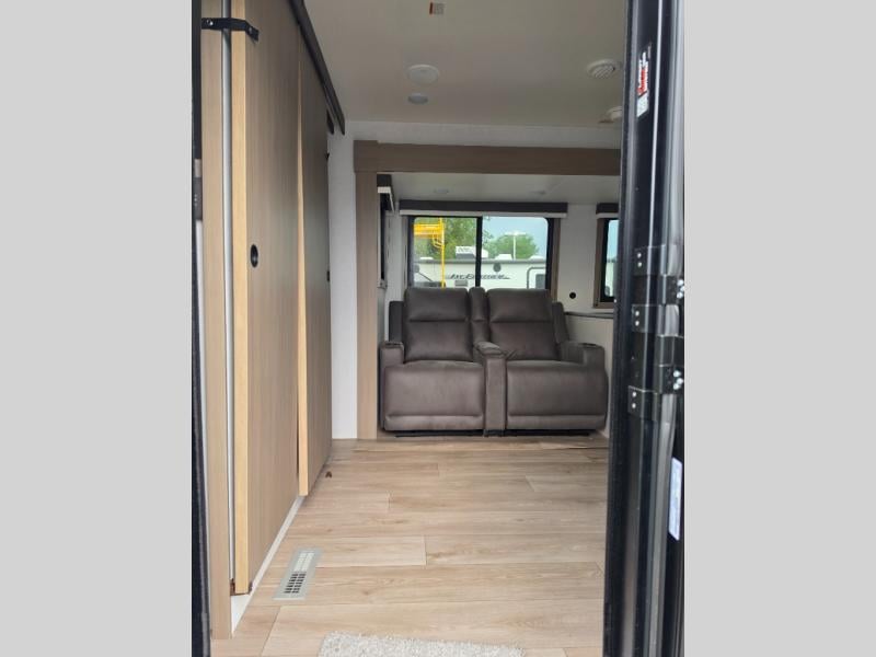 New 2027 Jayco Jay Flight 335BHS - photo - 10