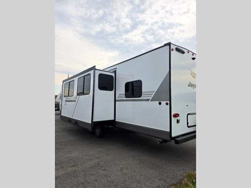New 2027 Jayco Jay Flight 335BHS - photo - 8
