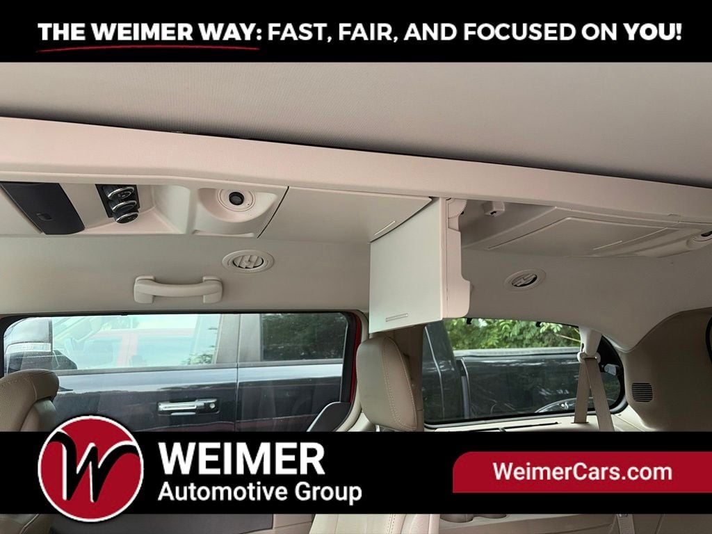 Pre-Owned 2016 Chrysler Town & Country Touring-L - photo - 5