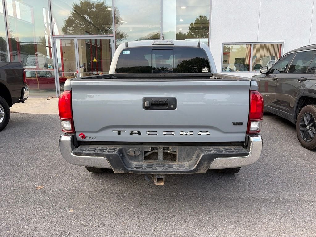 Pre-Owned 2018 Toyota Tacoma TRD Off-Road - photo - 4