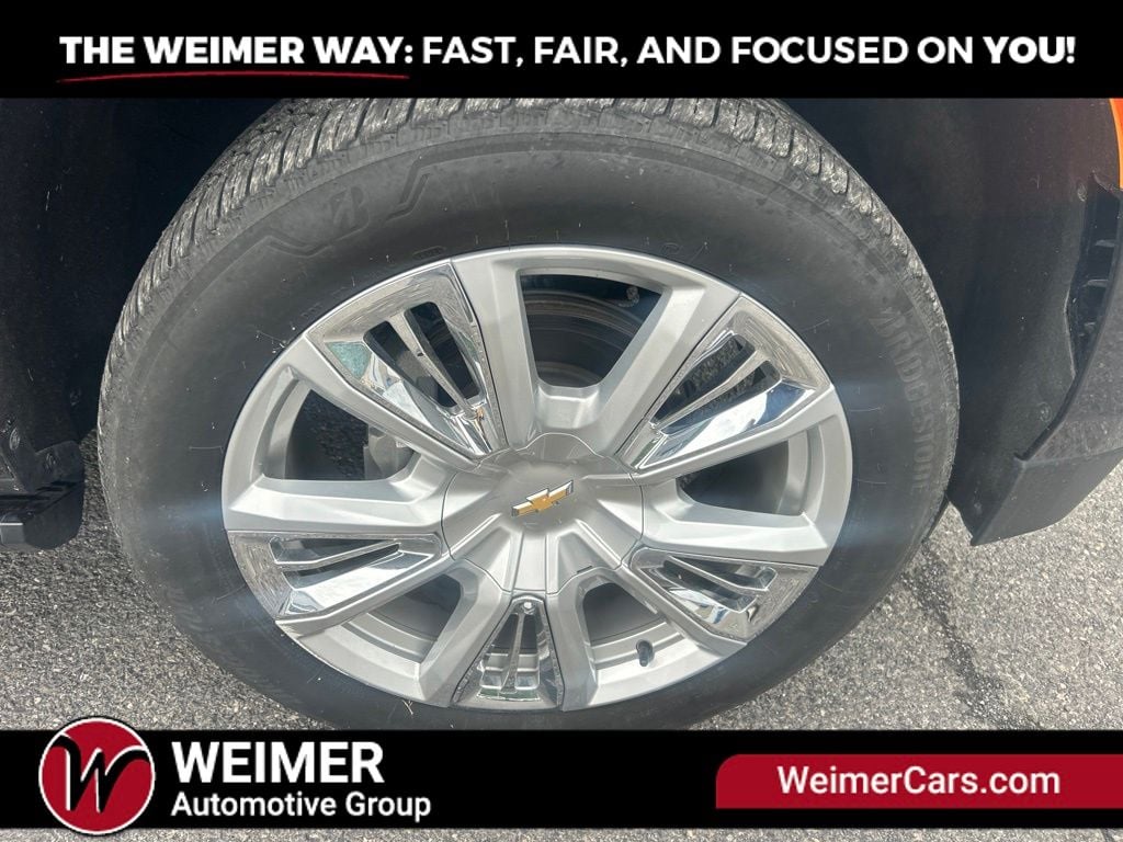 Pre-Owned 2023 Chevrolet Suburban High Country - photo - 12