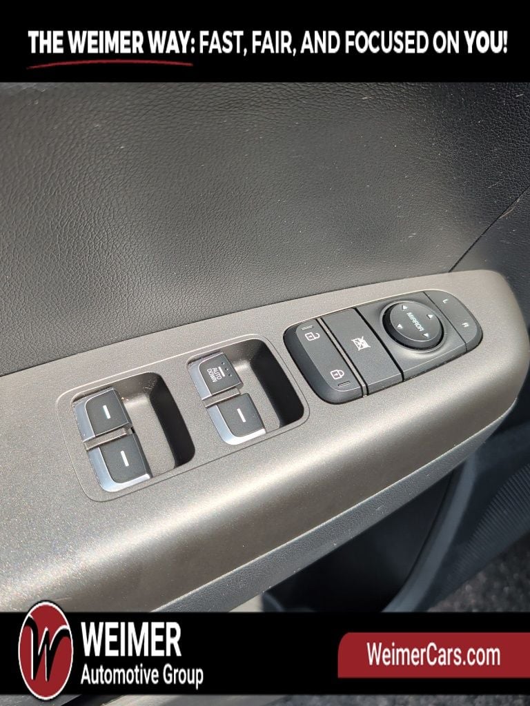Pre-Owned 2021 Kia Sportage LX - photo - 8