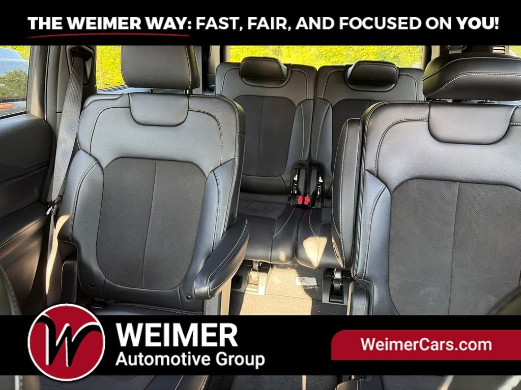 Pre-Owned 2024 Jeep Grand Cherokee L Altitude - photo - 25