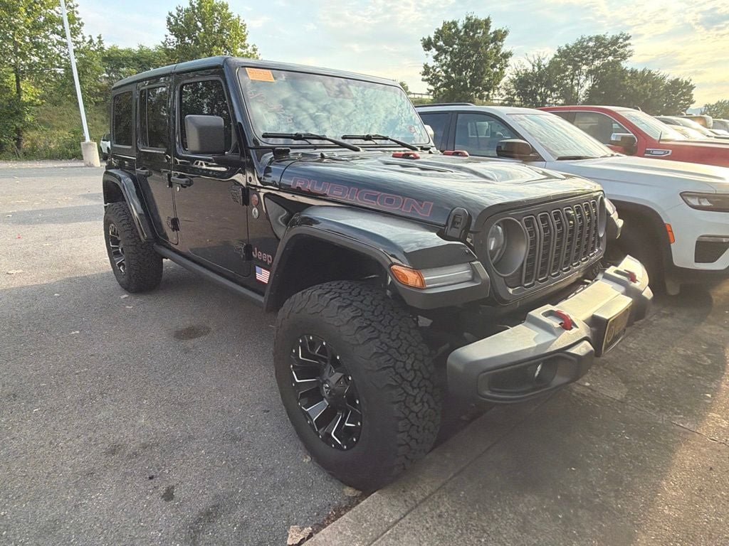 Pre-Owned 2025 Jeep Wrangler Rubicon - photo - 2