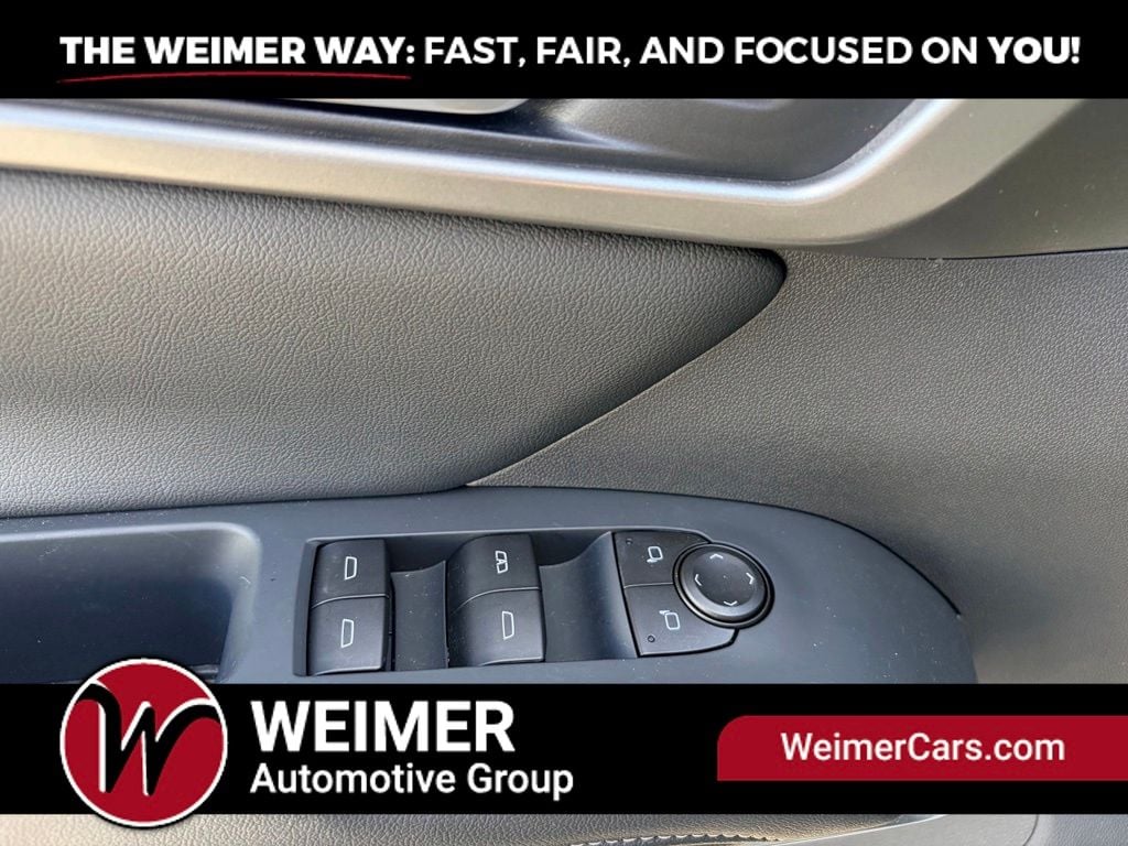 Pre-Owned 2026 Chevrolet Traverse LT - photo - 16