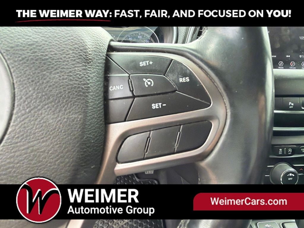 Pre-Owned 2020 Jeep Cherokee Latitude Plus - photo - 31