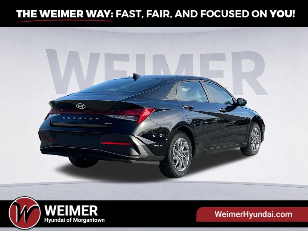 New 2025 Hyundai Elantra Hybrid Blue - photo - 6