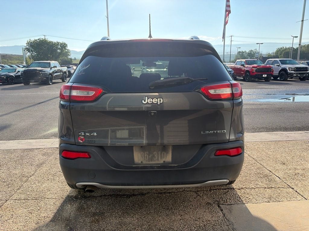 Pre-Owned 2017 Jeep Cherokee Limited - photo - 4
