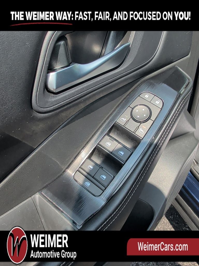 Pre-Owned 2024 Nissan Rogue SV - photo - 11