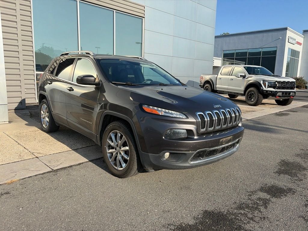 Pre-Owned 2017 Jeep Cherokee Limited - photo - 2